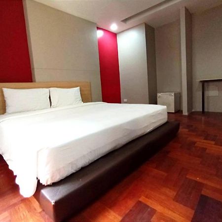 Go Inn Silom Bts Surasak X โกอินน์ สีลม บีทีเอส สถานีสุรศักดิ์ Bangkok Extérieur photo