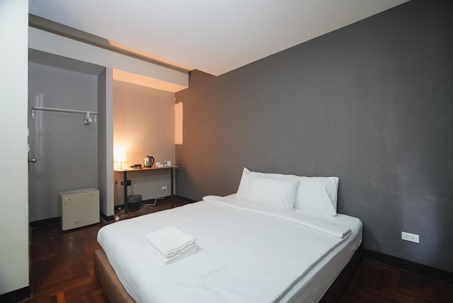 Go Inn Silom Bts Surasak X โกอินน์ สีลม บีทีเอส สถานีสุรศักดิ์ Bangkok Extérieur photo