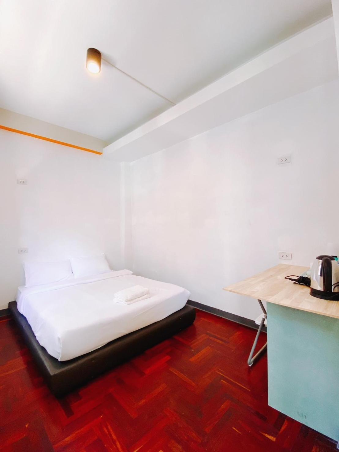 Go Inn Silom Bts Surasak X โกอินน์ สีลม บีทีเอส สถานีสุรศักดิ์ Bangkok Extérieur photo