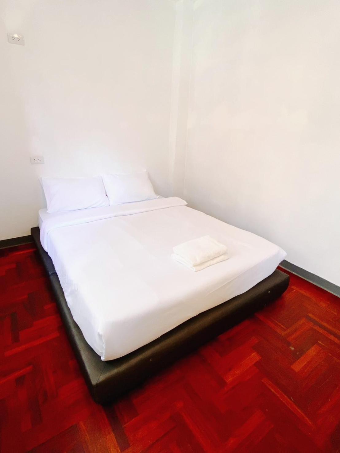 Go Inn Silom Bts Surasak X โกอินน์ สีลม บีทีเอส สถานีสุรศักดิ์ Bangkok Extérieur photo