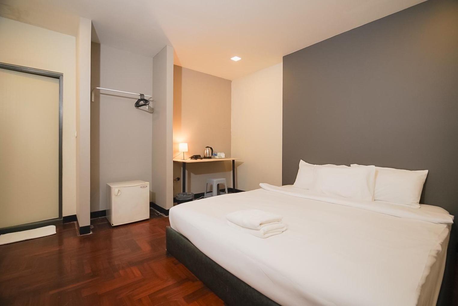 Go Inn Silom Bts Surasak X โกอินน์ สีลม บีทีเอส สถานีสุรศักดิ์ Bangkok Extérieur photo